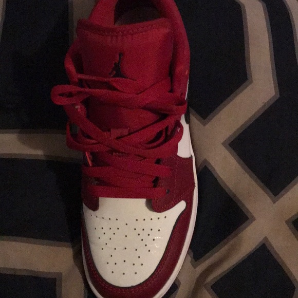 Shoes - Picture 2 of 4